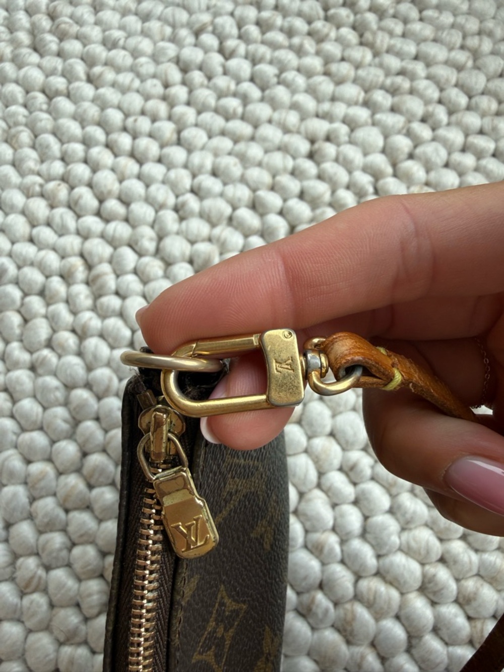 Louis Vuitton Monogram Pochette Accessories Shoulder Bag - Picture 10 of 17